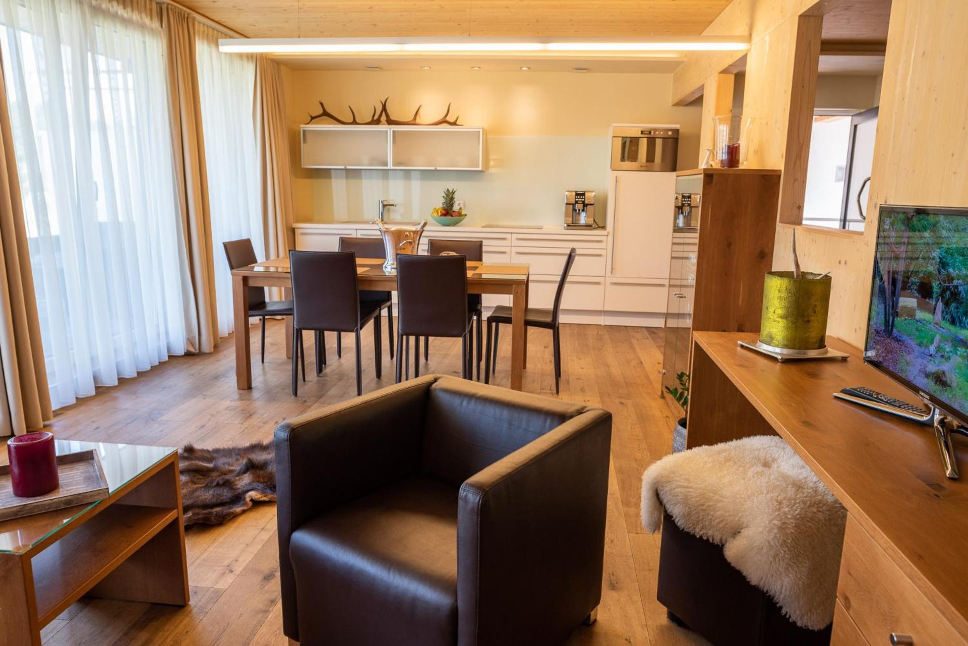 Communal lounge/ TV room