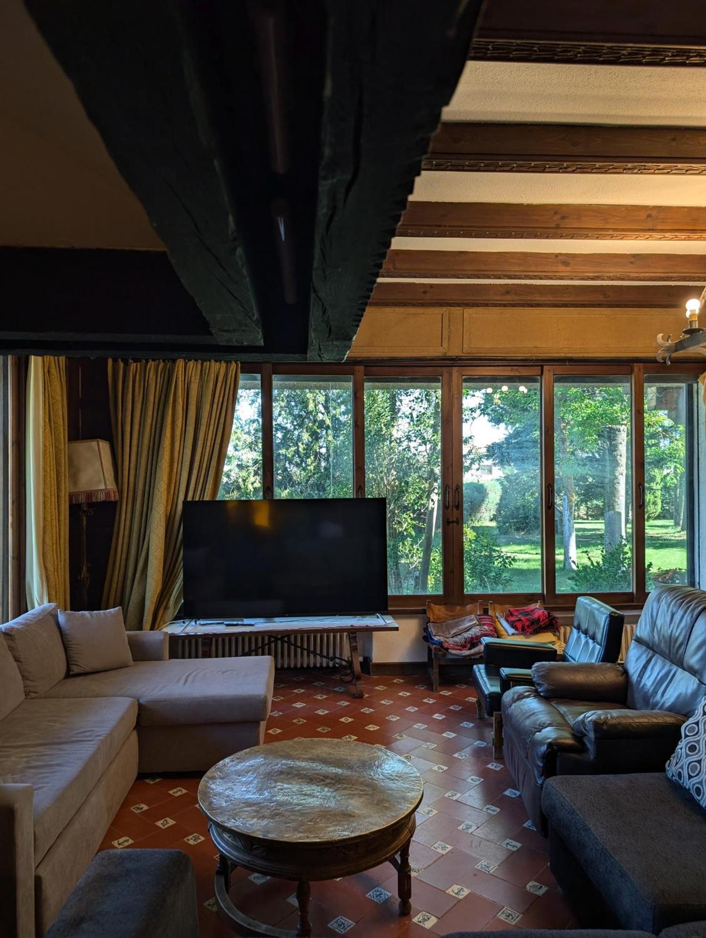 Communal lounge/ TV room