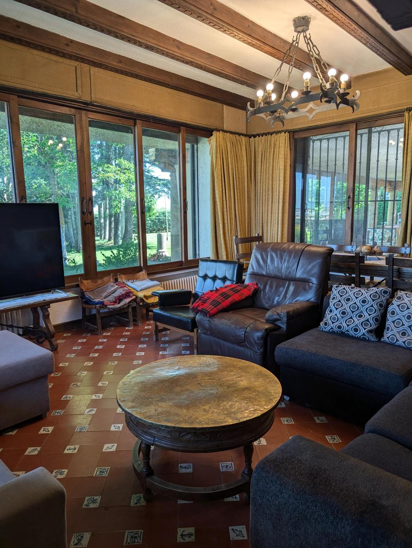 Communal lounge/ TV room