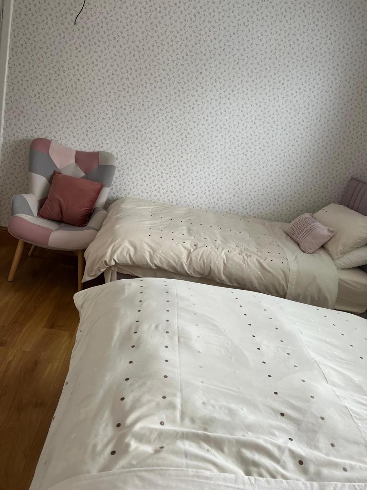 Triple Room with Private Bathroom at Caroline's Guest House, River Street, Clara