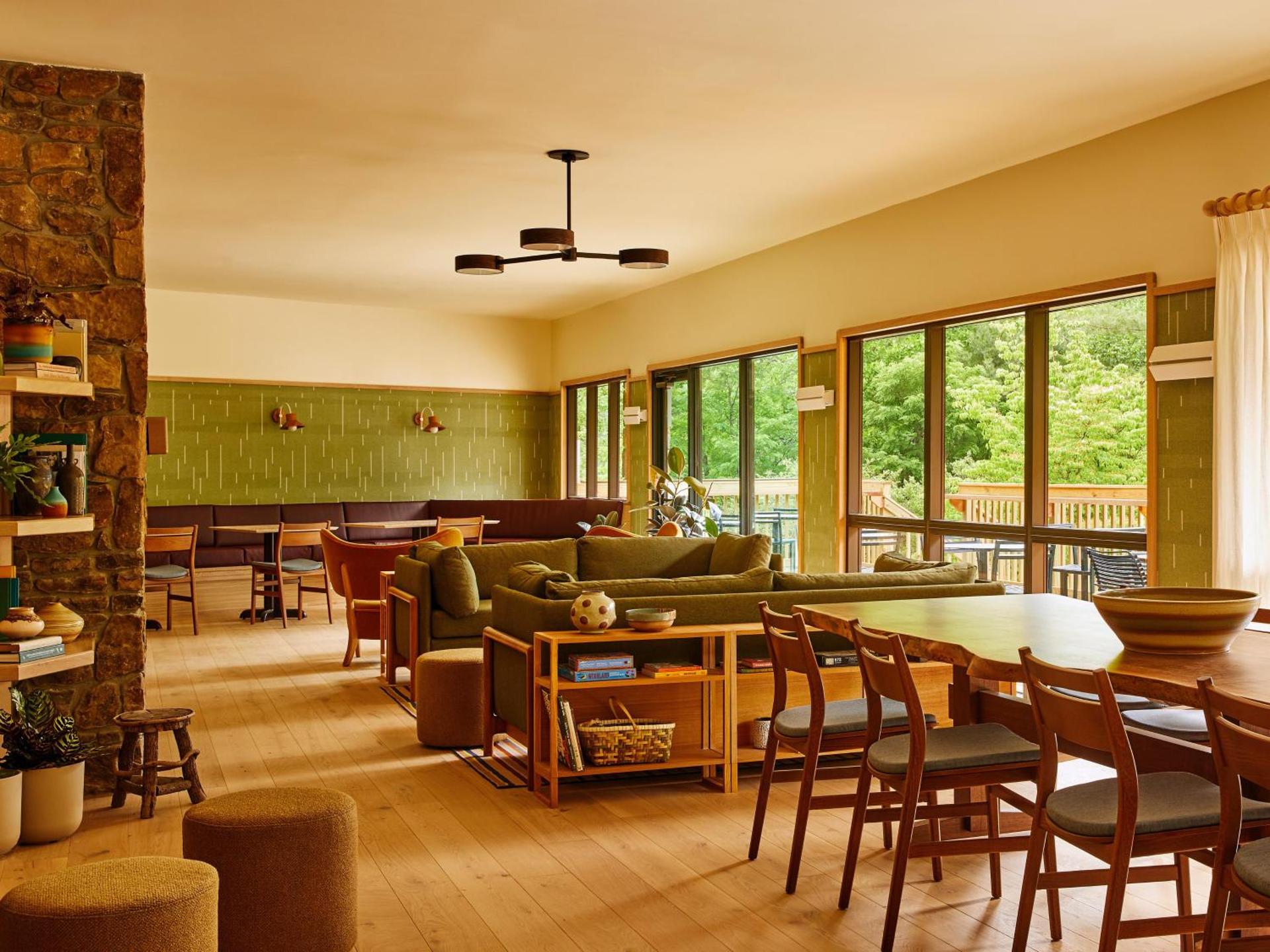 Communal lounge/ TV room