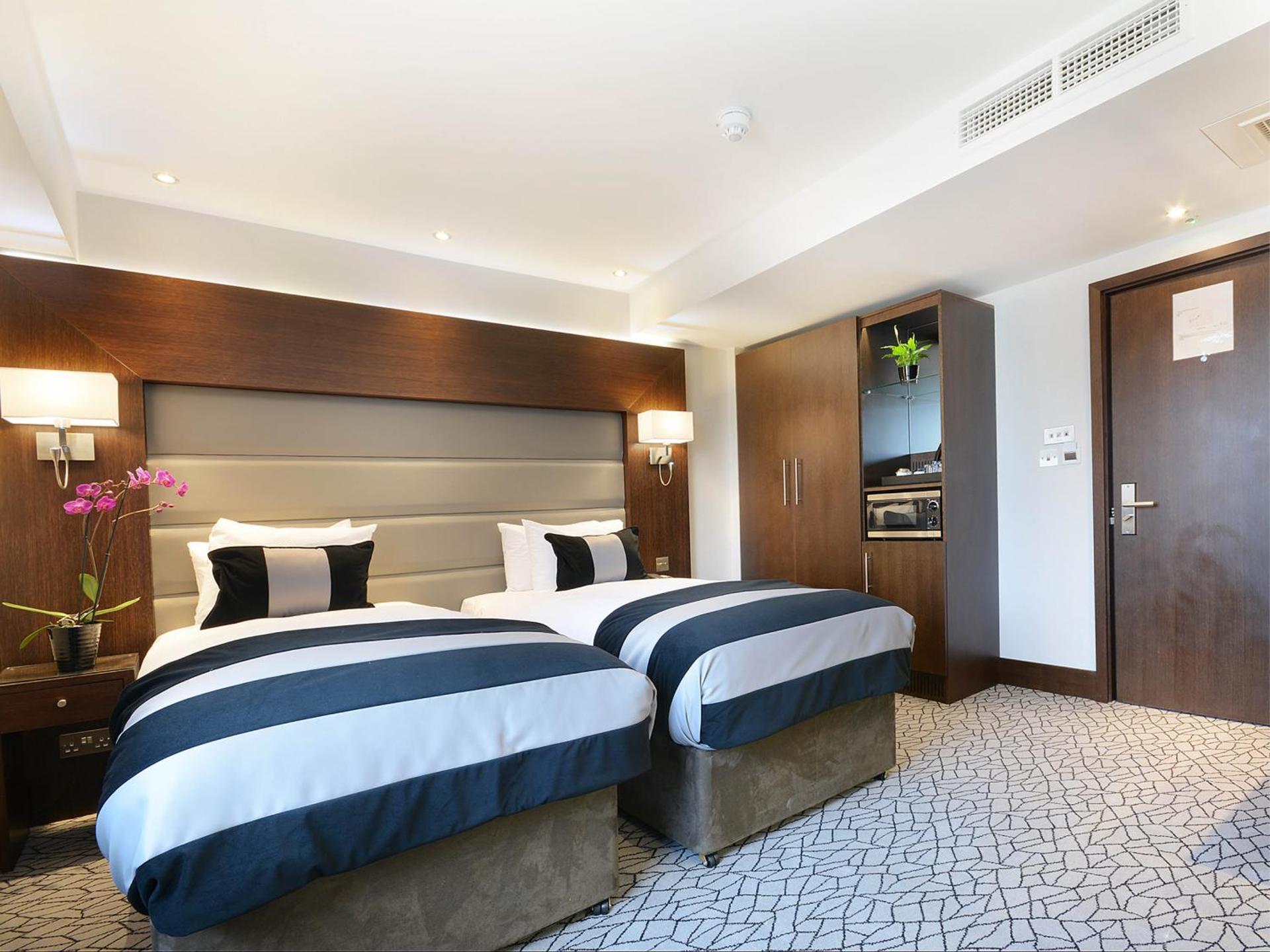 Park Grand Paddington Court