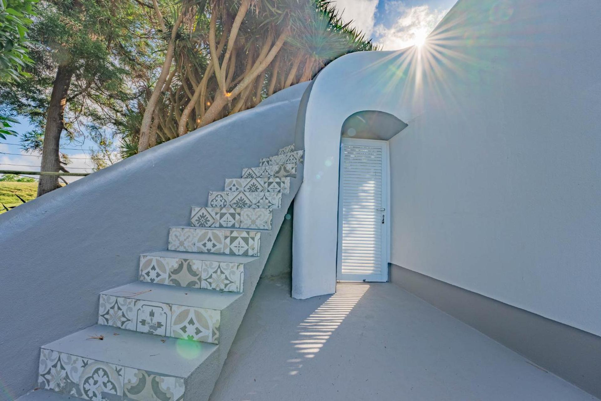 Flores Garden Retreat