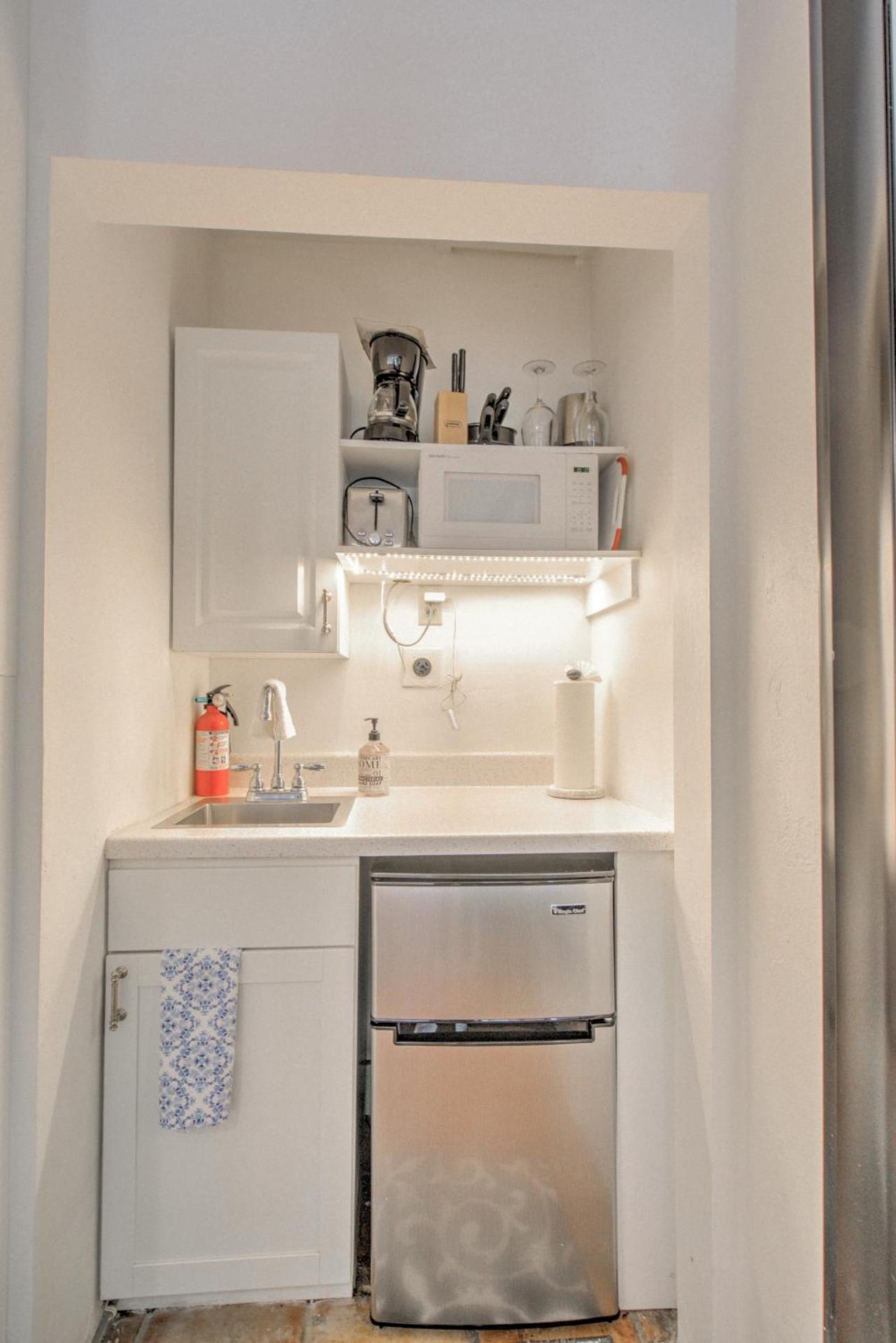 Kitchen or kitchenette