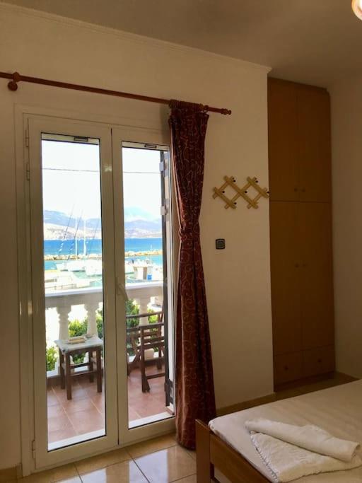 Karyatis studios lixouri