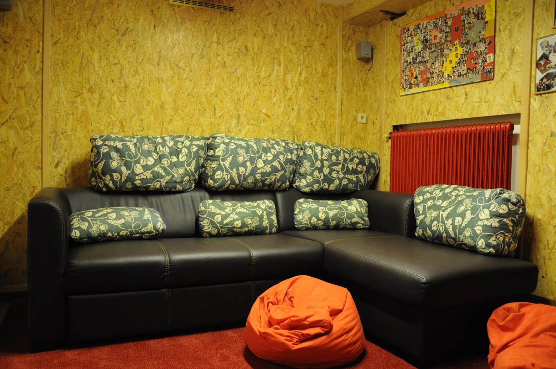 Communal lounge/ TV room