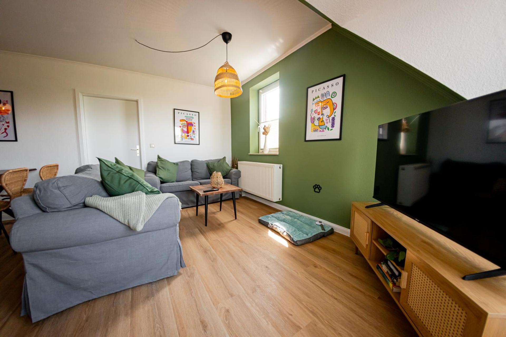 Communal lounge/ TV room