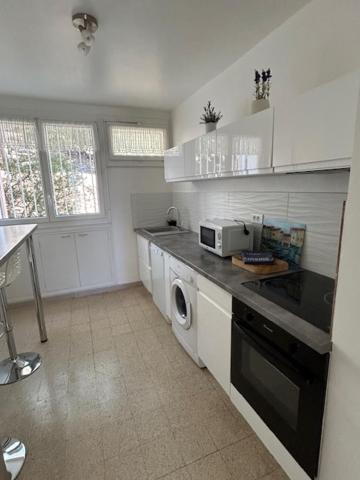 CASSIS RDC Climatisé - Parking gratuit