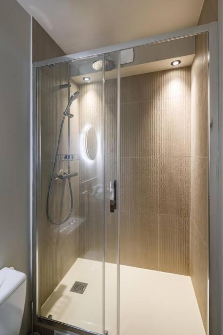 Bali Lake - Duke Housing