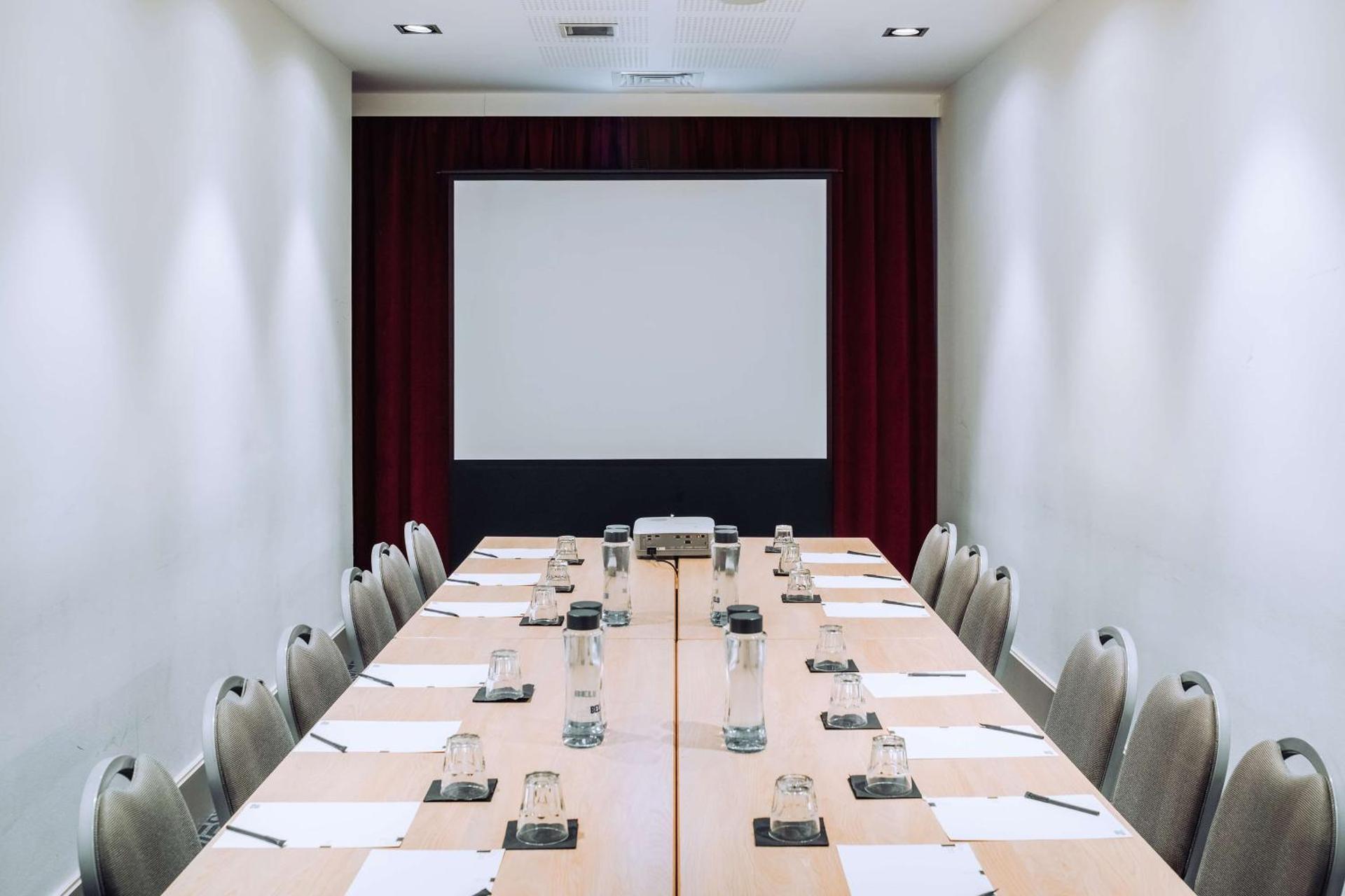 Meeting/conference room