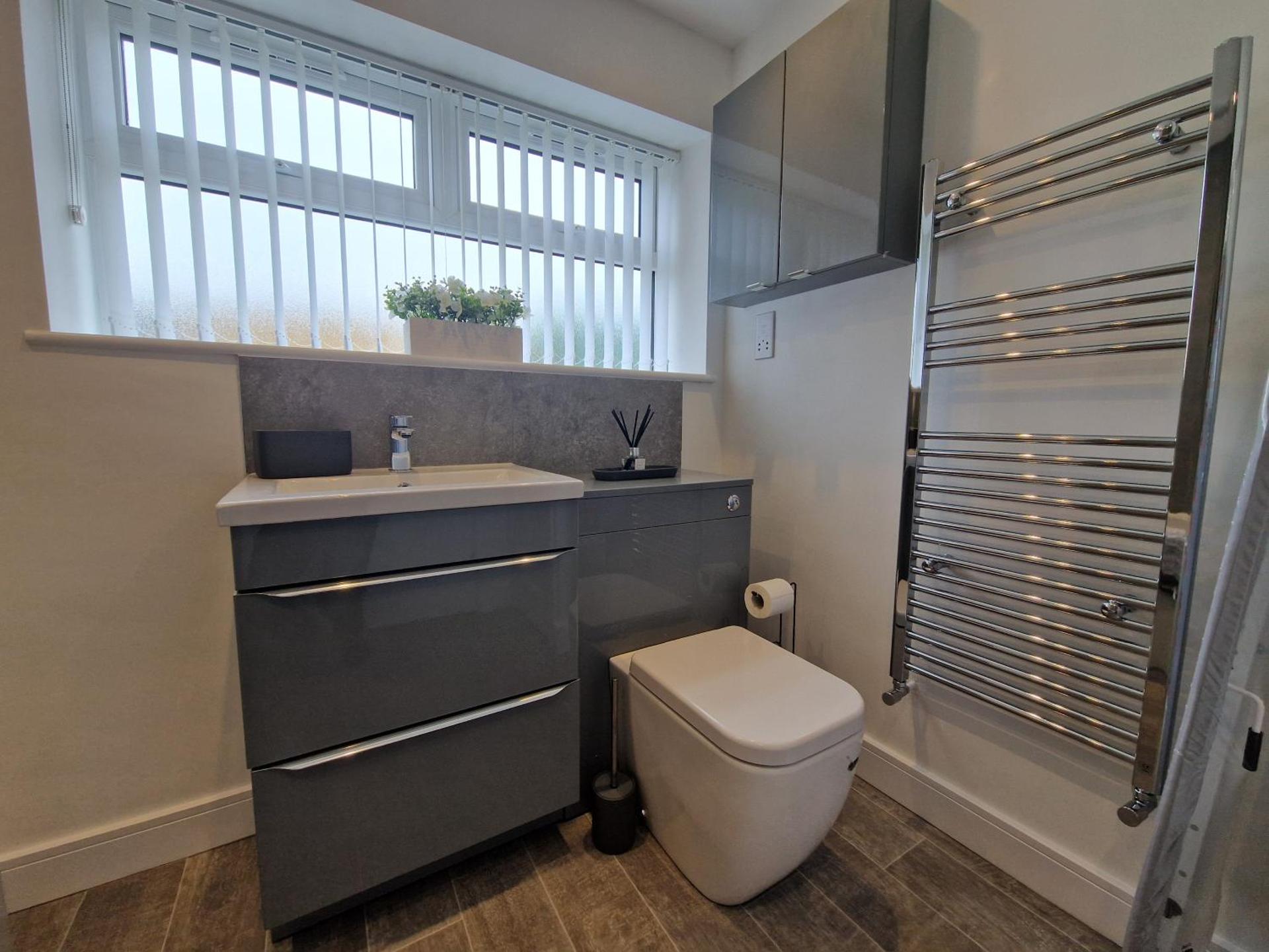 Homely 3 Bedroom home near town centre & only 1 mile from Bike Park Wales