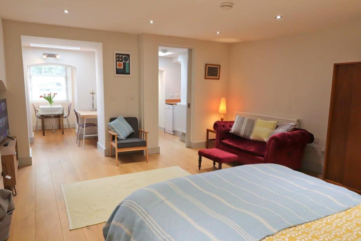 Richmond Terrace Studio