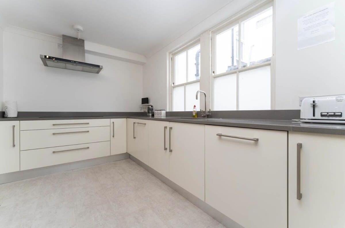 Host & Stay - The Old Coach House on Margaret Street