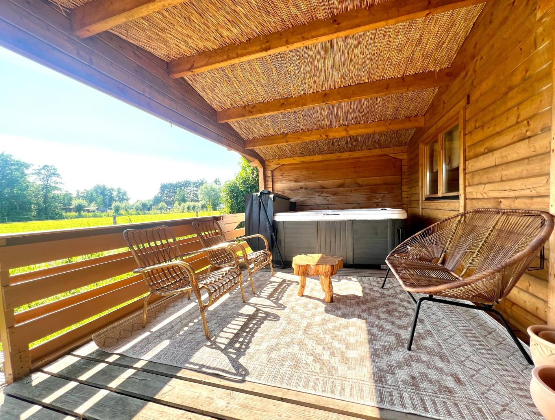 Mediterranean style chalet with jacuzzi and garden near Amsterdam