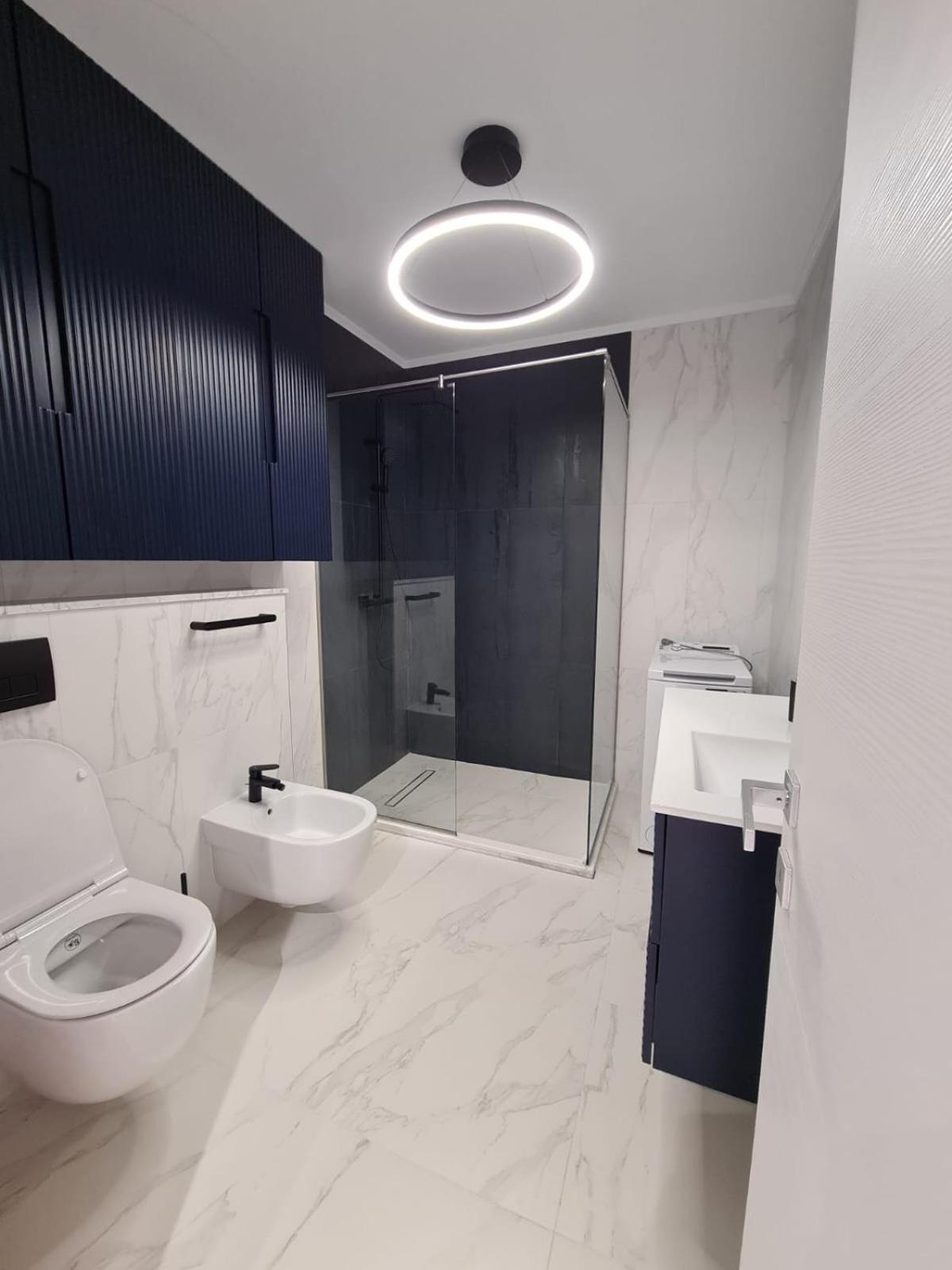 Apartament cu vedere la mare wave6