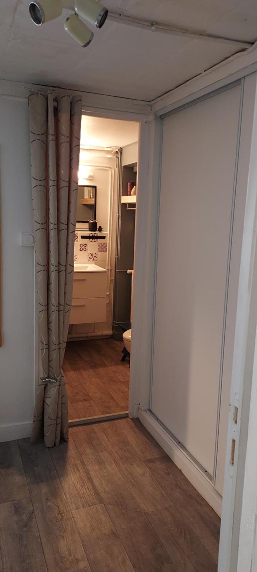 Chambre indépendante chez l'habitant avec salle de bain privée