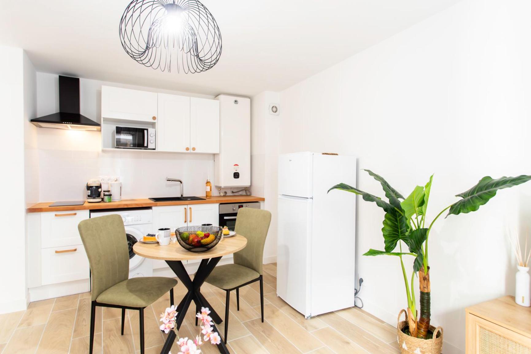 #58 Logement Clim & Balcon 5mins marche de la Mer