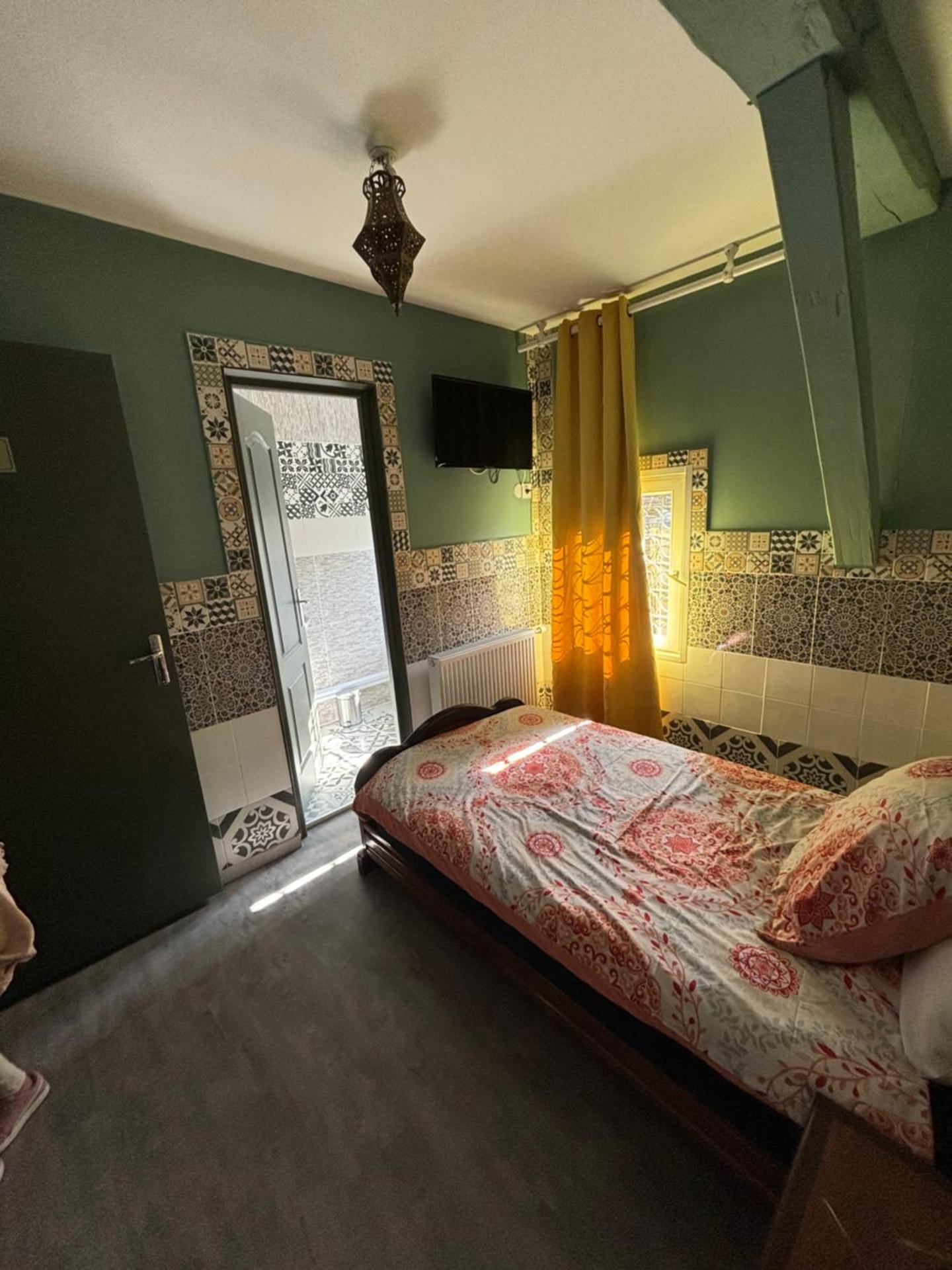 Single Room with Private Bathroom