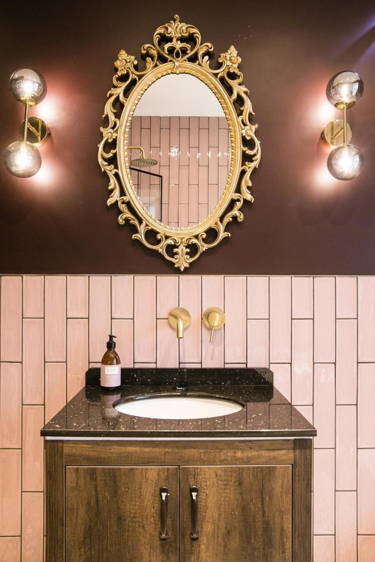 The Cavern Suite - No Hot Tub