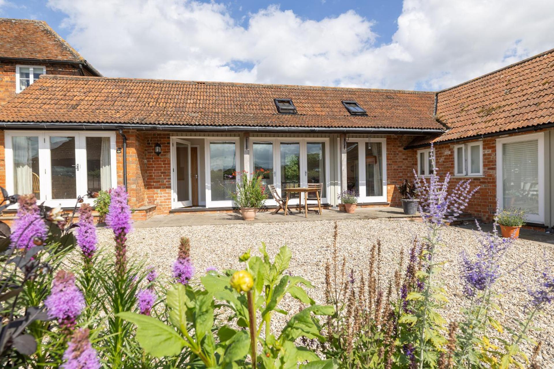 Little Park Farm Queen Anne Farmhouse & Apartments