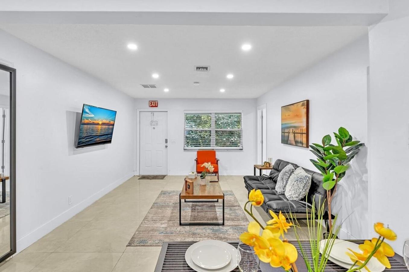 Hollywood 2 Bdrm New Furnished Beach Vacation Lb2