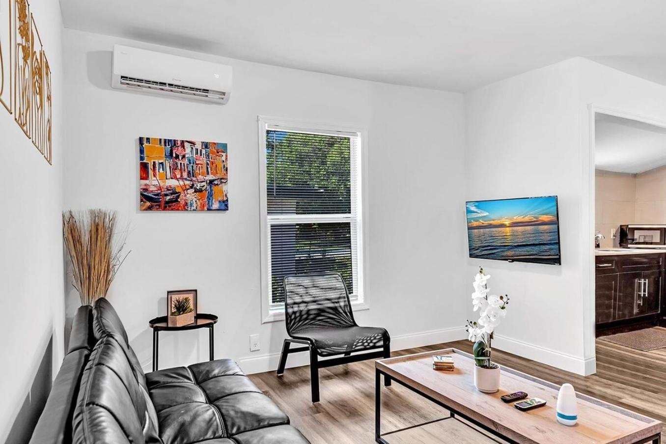 Hallandale Mins From Beach & Aventura Mall Hn01