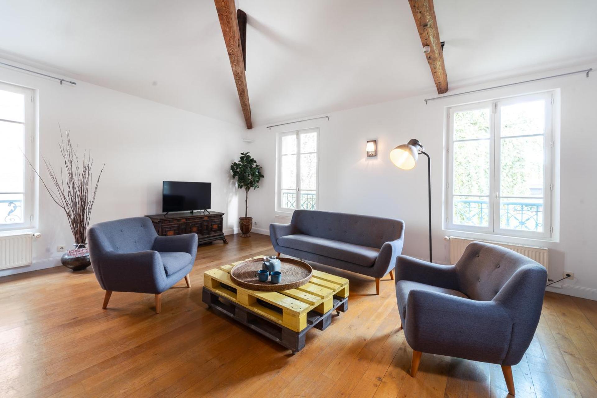 Communal lounge/ TV room