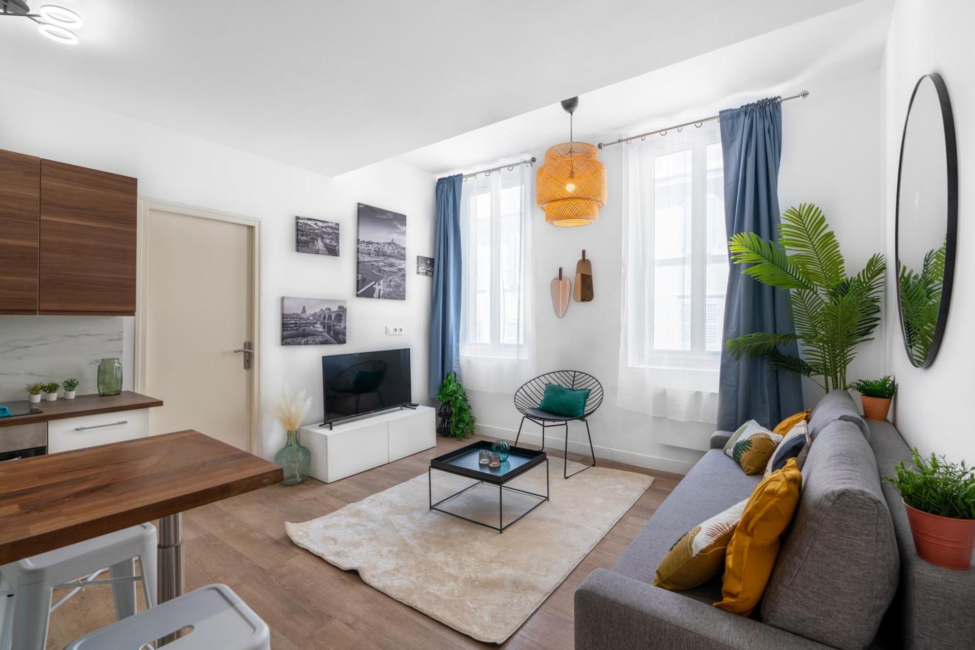 Communal lounge/ TV room