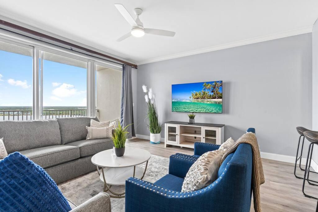 Cozy Lakeview Condo near Disney