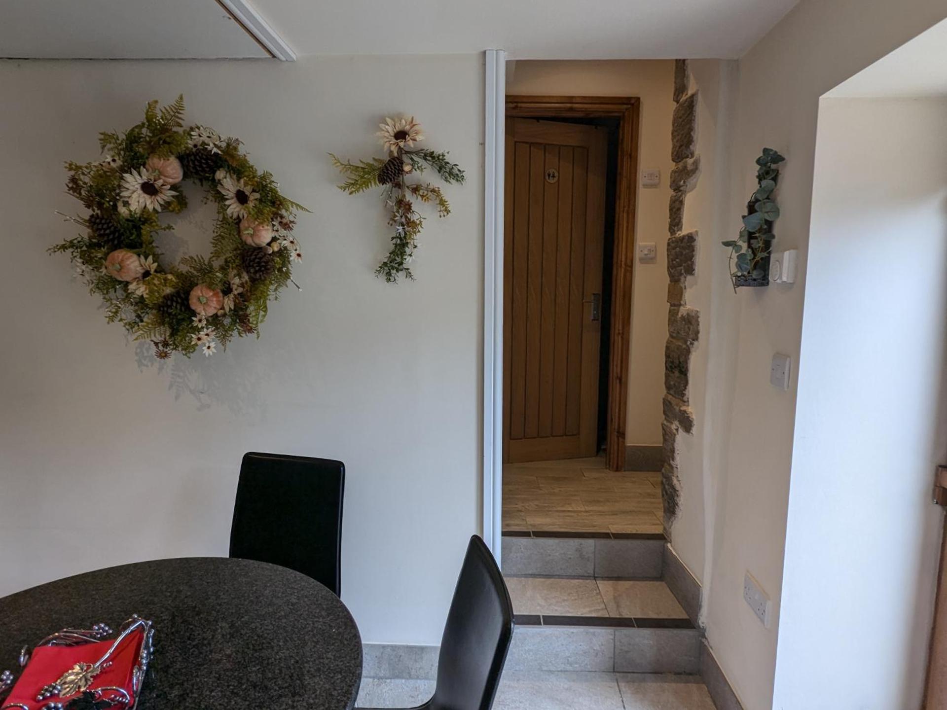 Cozy Cottage Close to Haworth Sleeps 2 with Garden