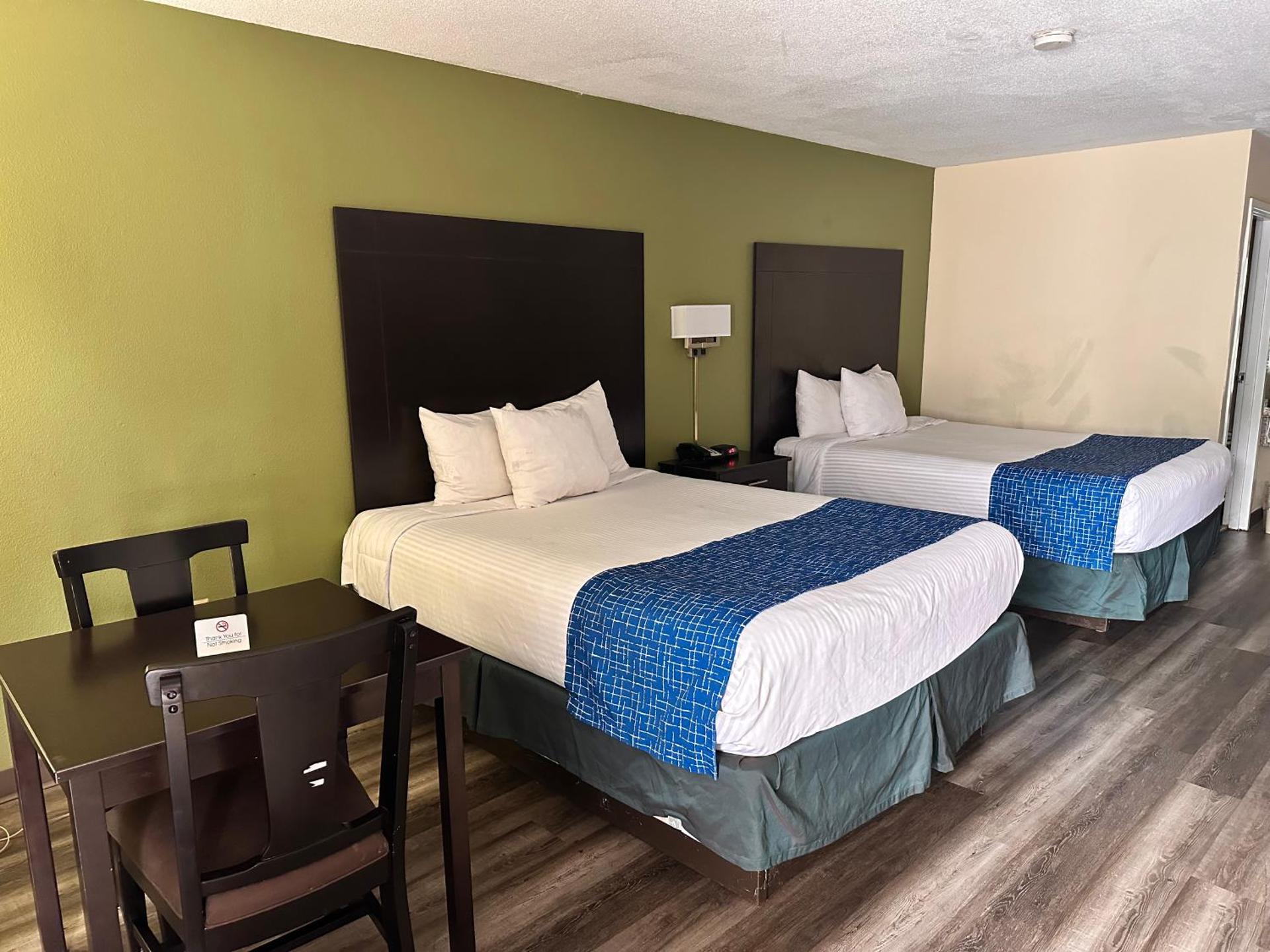 Travelodge by Wyndham Clarksville