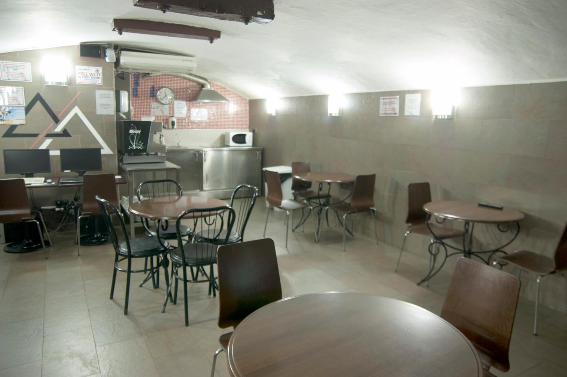 Communal lounge/ TV room