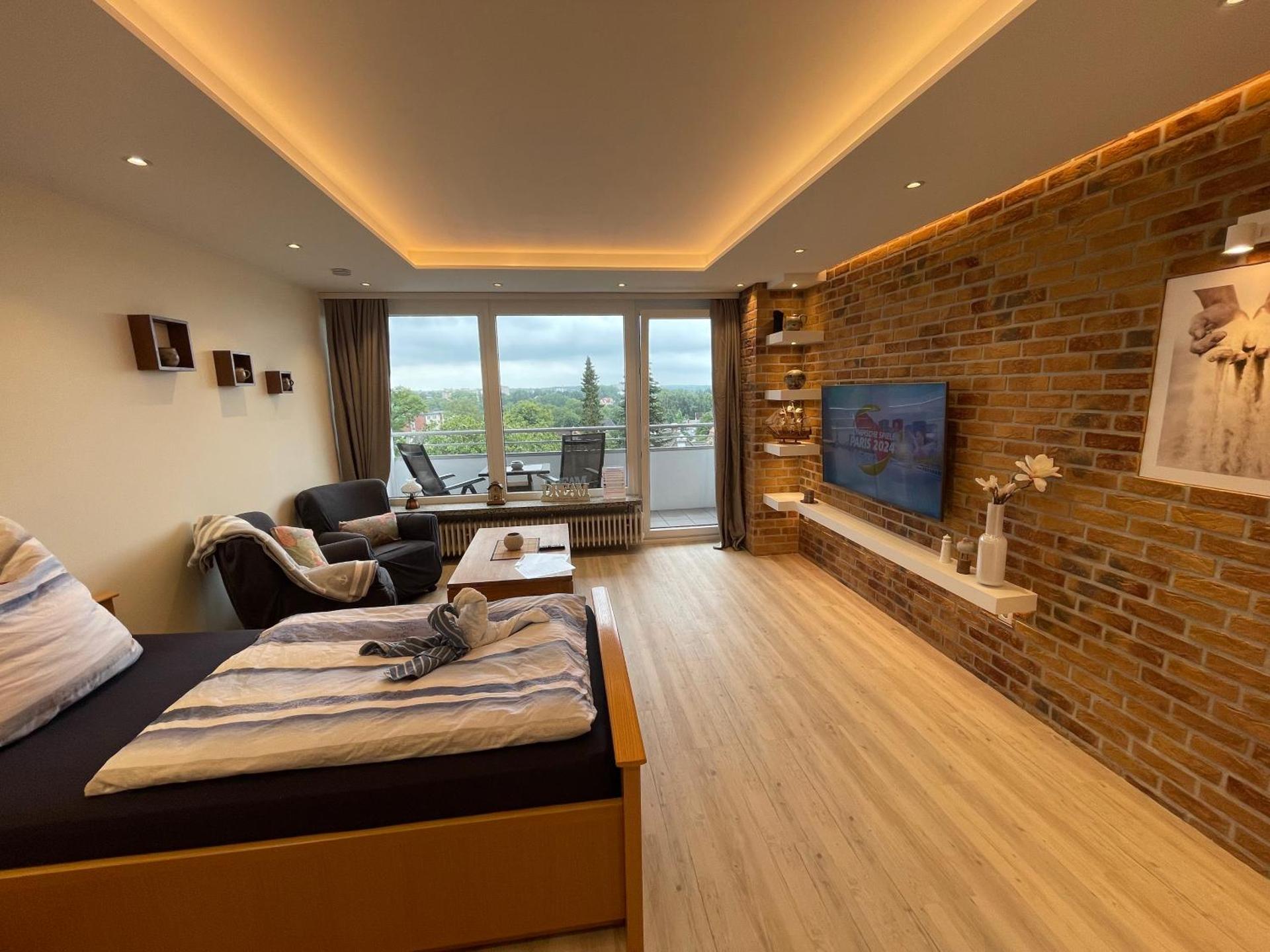 Communal lounge/ TV room