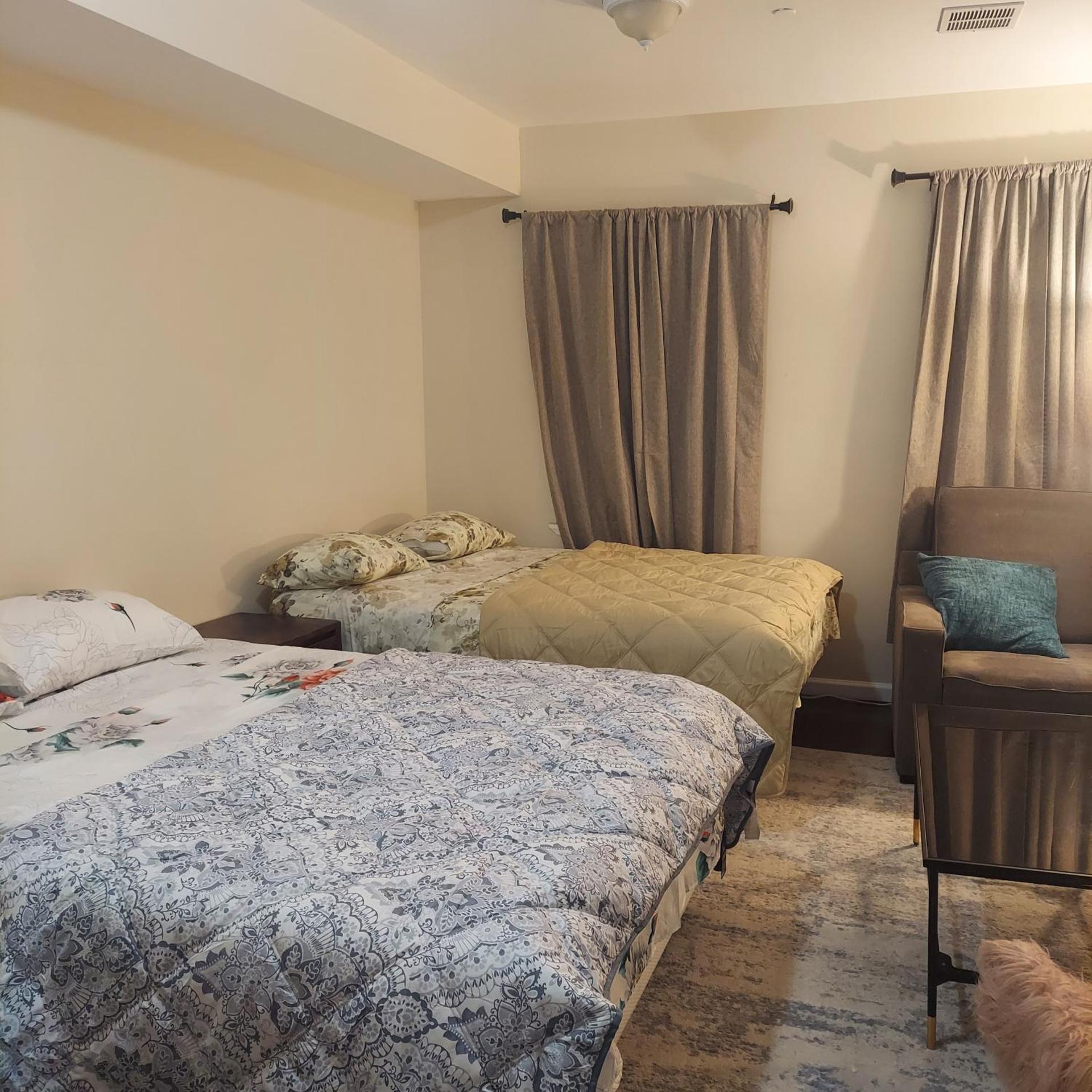 Double queen room 6 minutes walk to Penn station NYC EWR