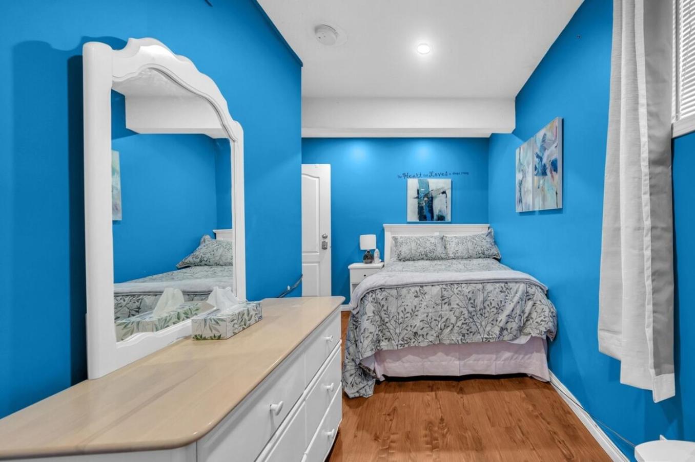 52-3 Bed Suite On Lake Central Ac By Airport