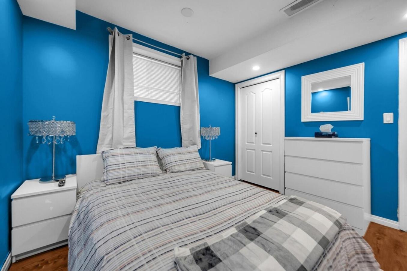 52-3 Bed Suite On Lake Central Ac By Airport