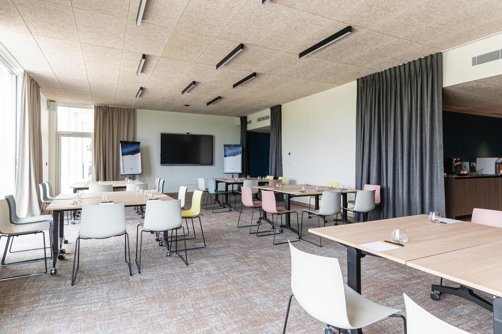 Meeting/conference room