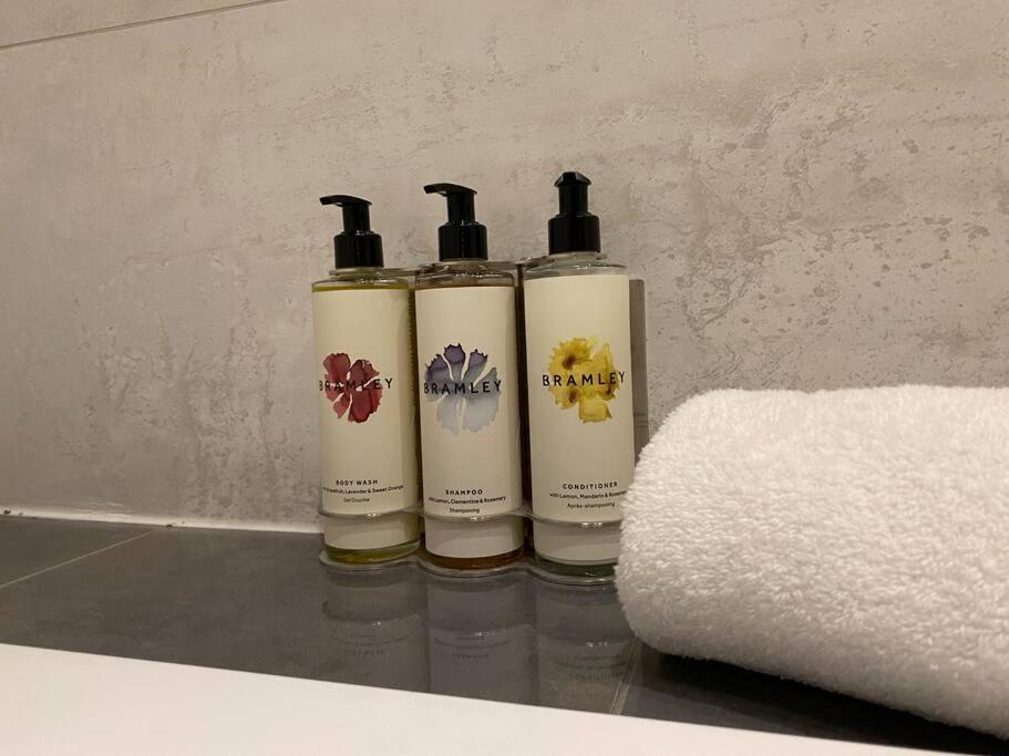 Stylish 2 bedroom self-contained apartment in the heart of Clifton Village