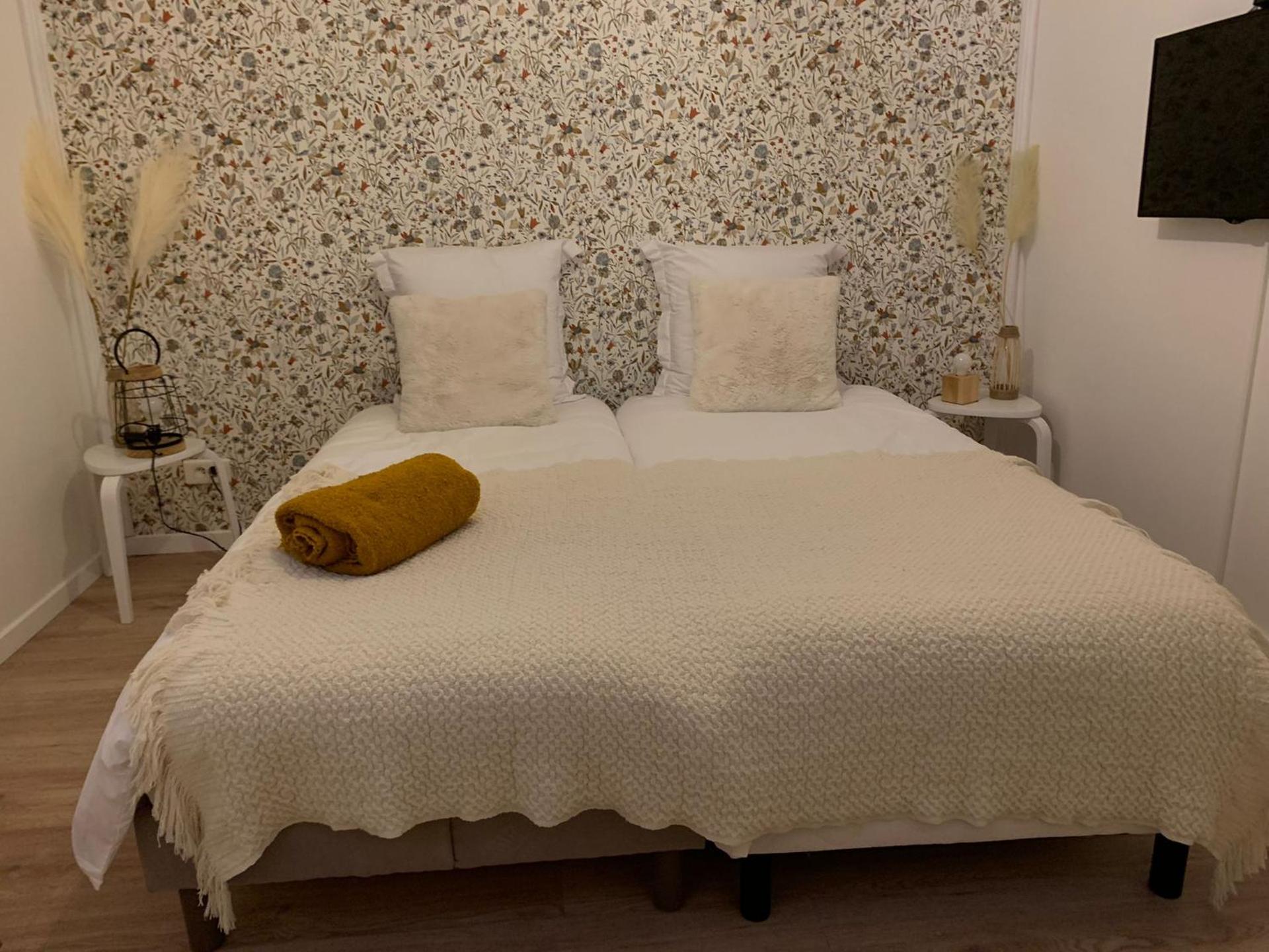 Maison cosy et jardin verdoyant