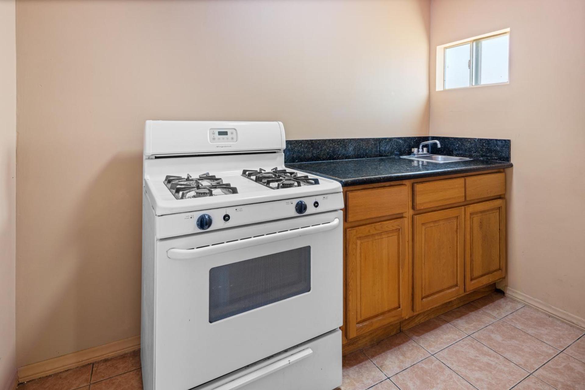 Sky Palm Motel - Orange