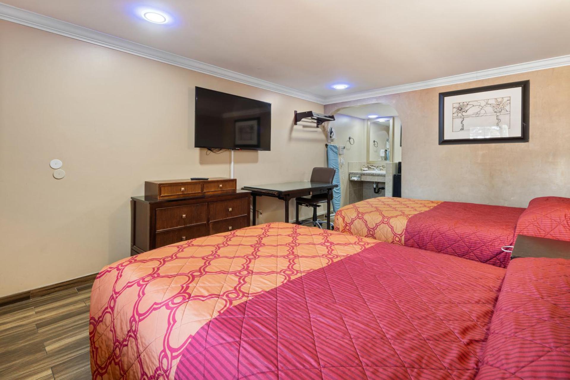 Sky Palm Motel - Orange