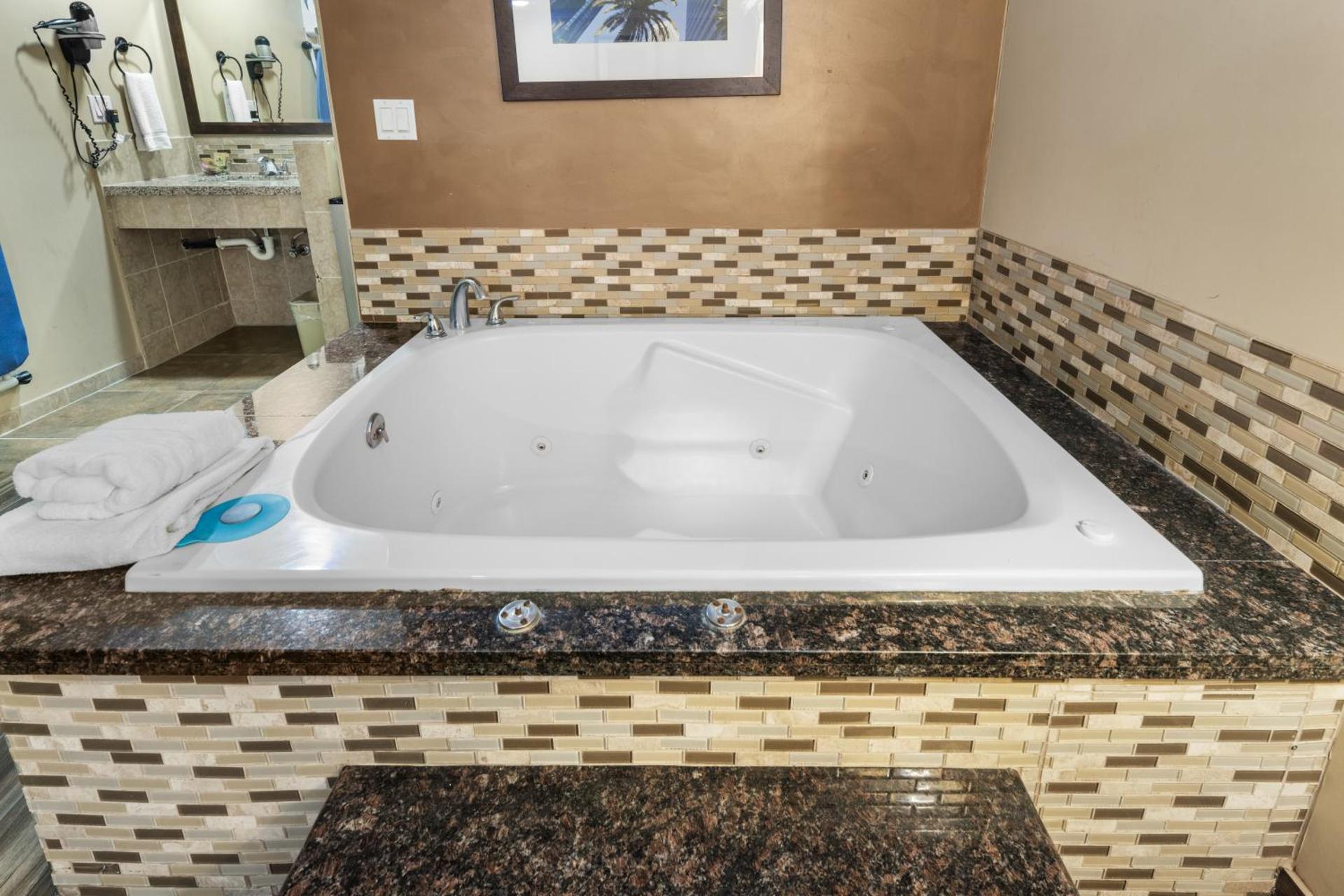 Sky Palm Motel - Orange