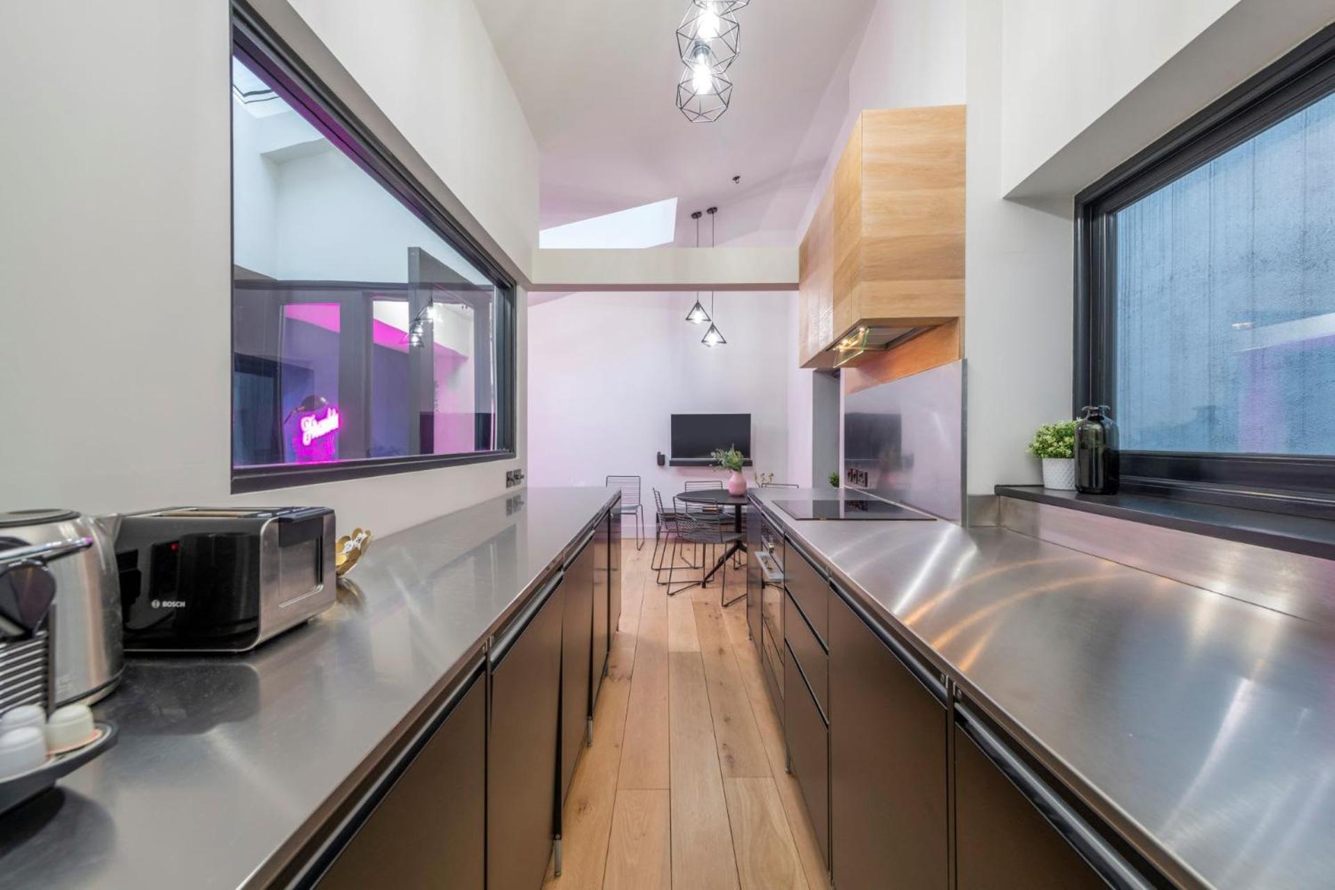 The Insta Playhouse - Covent Garden - by Frankie Says