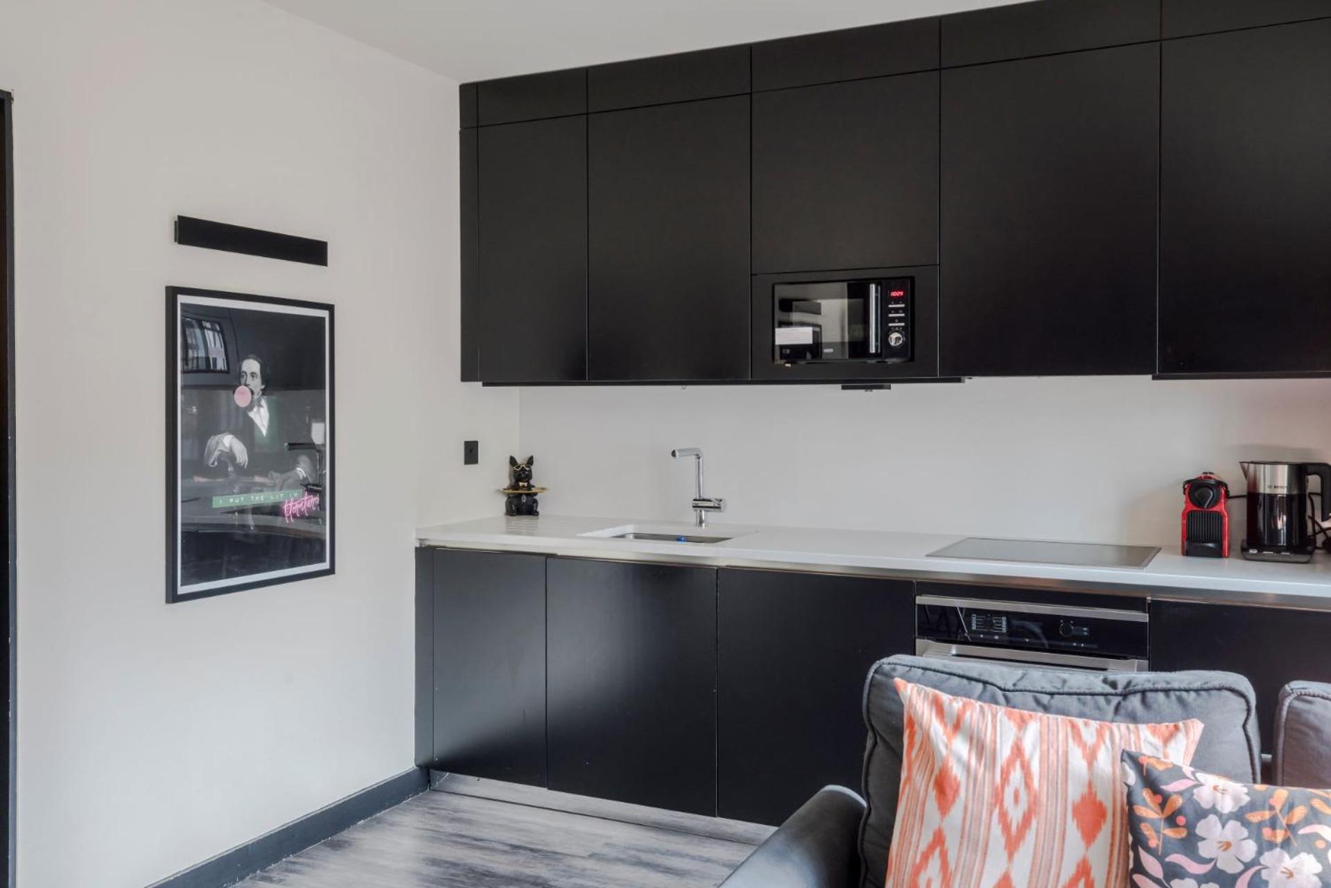 The Peaches & Cream - Soho - by Frankie Says