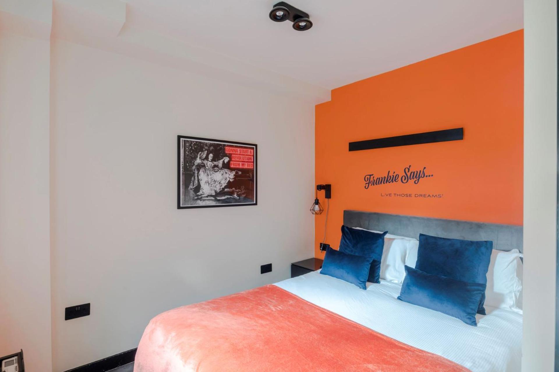 The Peaches & Cream - Soho - by Frankie Says