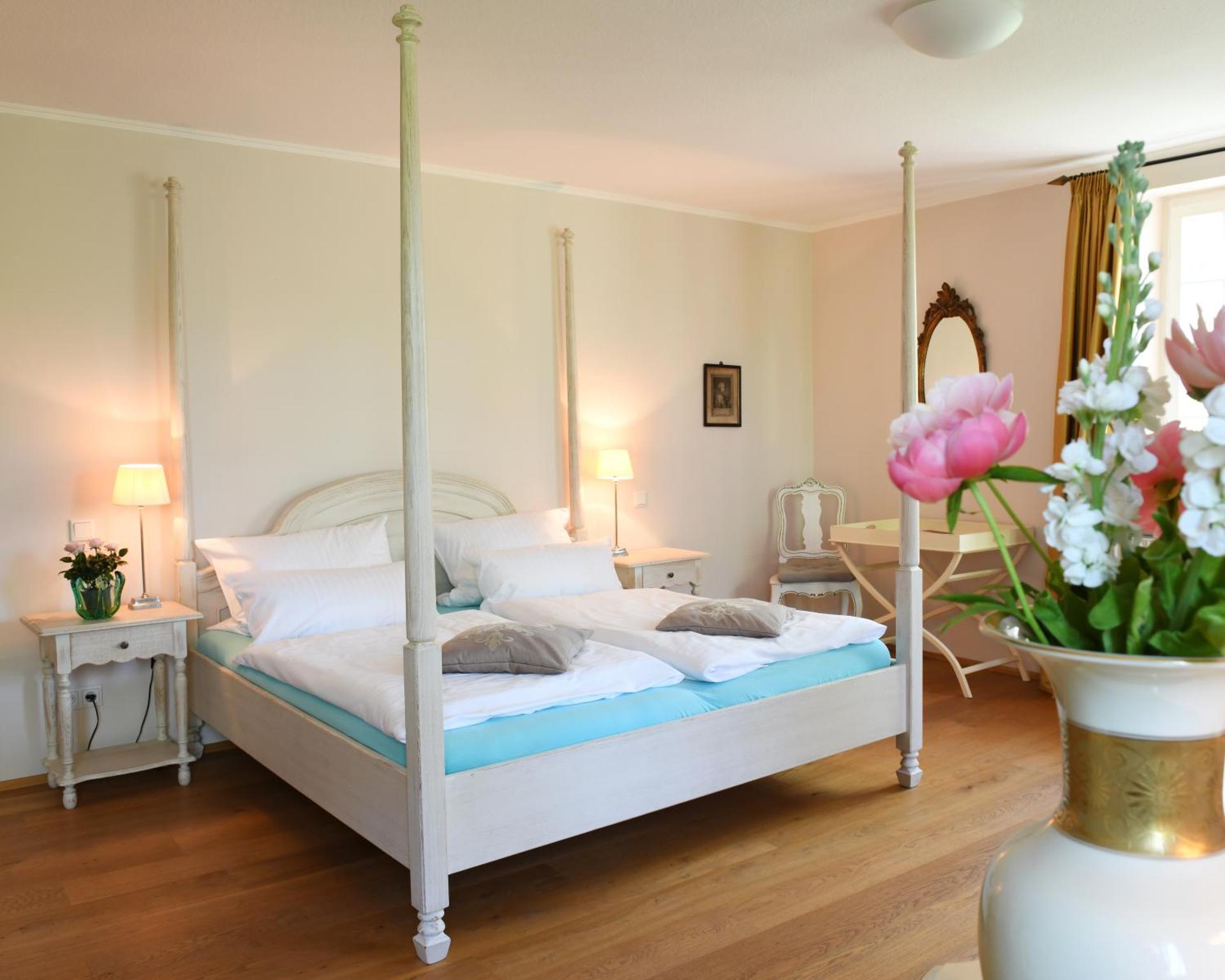 Haus Keppelborg: ZI Elisabeth mit Burgmauerblick