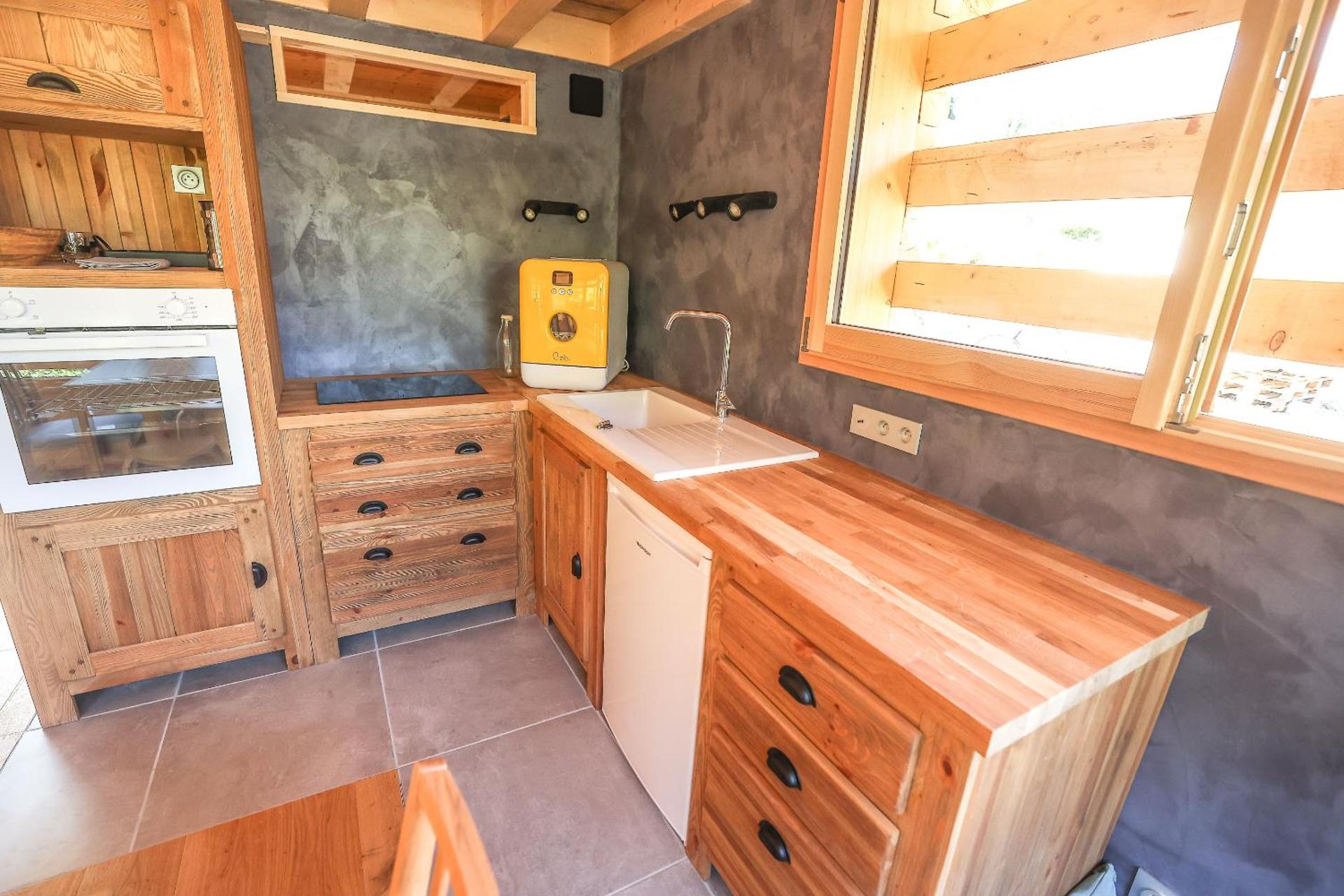 Kitchen or kitchenette