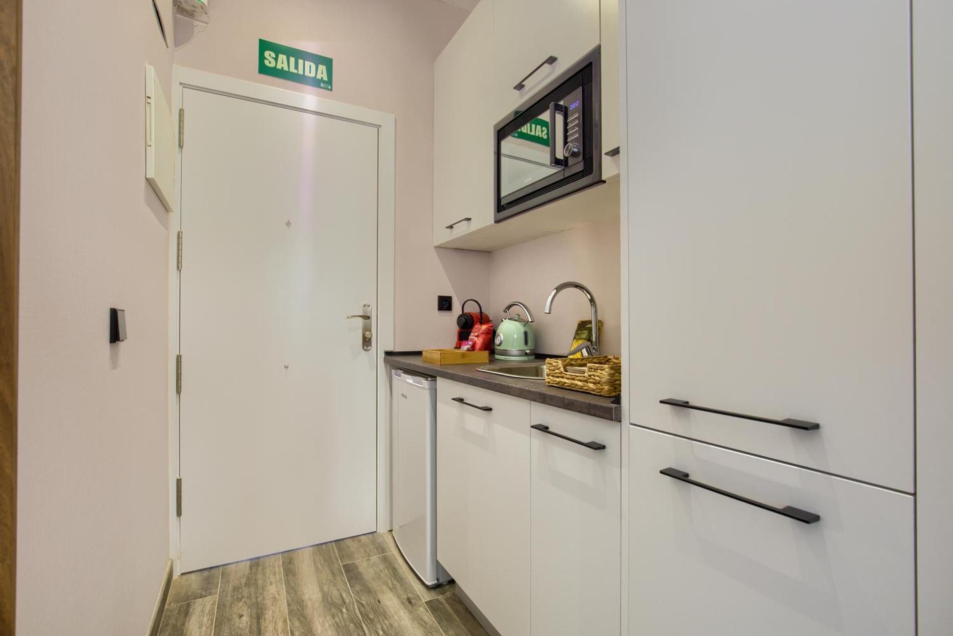 Kitchen or kitchenette