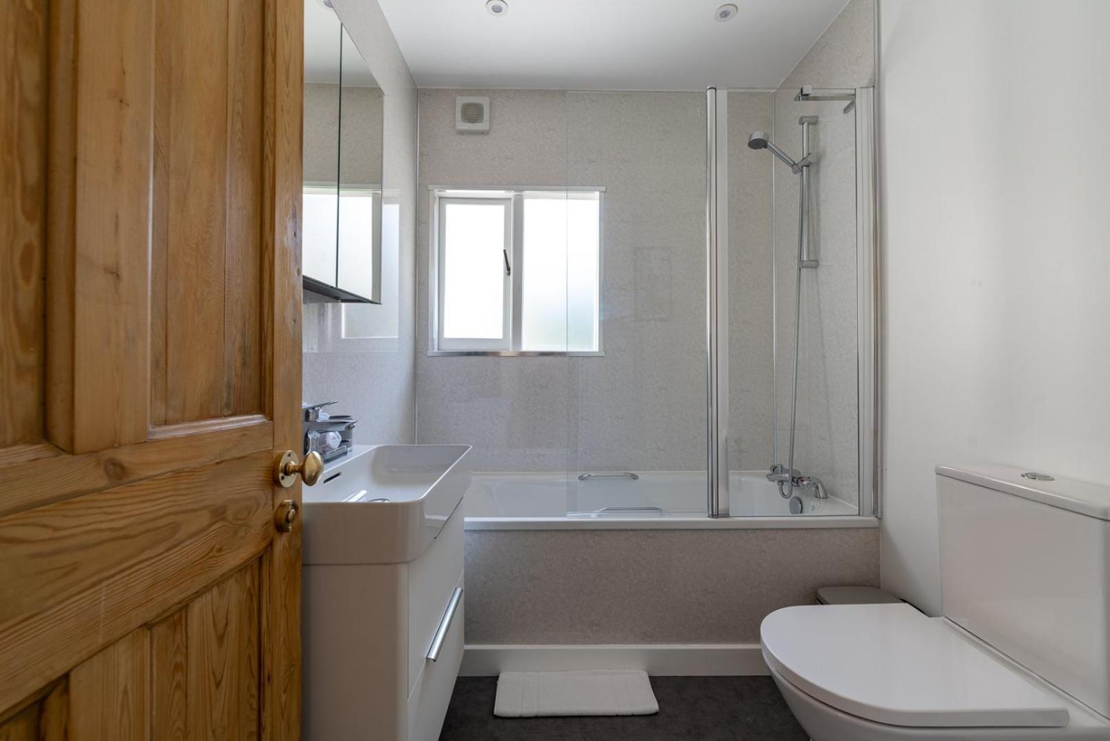 GuestReady - Broughton retreat with garden