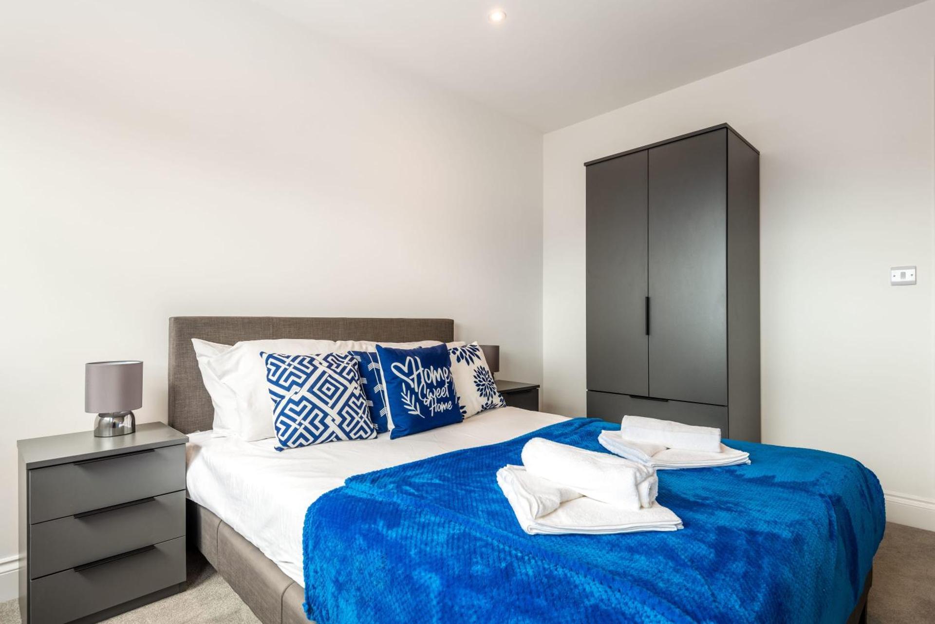 Modern 1 Bedroom Apartment in Central Wakefield